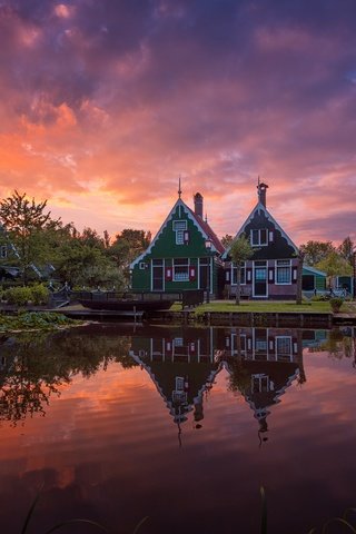 Обои небо, облака, вечер, утро, канал, дома, нидерланды, голландия, the sky, clouds, the evening, morning, channel, home, netherlands, holland разрешение 2048x1367 Загрузить