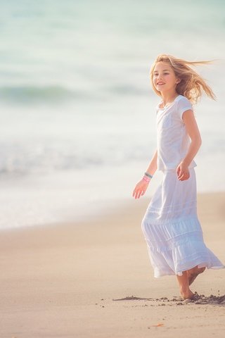 Обои море, улыбка, песок, пляж, дети, девочка, прибой, edie layland, sea, smile, sand, beach, children, girl, surf разрешение 2048x1338 Загрузить