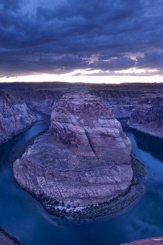 Обои небо, вечер, река, скалы, молния, каньон, grand canyon, река колорадо, каньон подкова, the sky, the evening, river, rocks, lightning, canyon, the colorado river разрешение 2560x1600 Загрузить