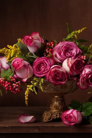 Обои цветы, бутоны, розы, лепестки, букет, натюрморт, flowers, buds, roses, petals, bouquet, still life разрешение 2500x1667 Загрузить