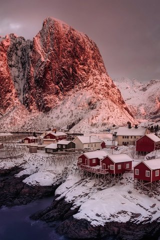 Обои reine, горы, снег, тучи, зима, домики, залив, норвегия, рейне, mountains, snow, clouds, winter, houses, bay, norway, the rhine разрешение 2800x1400 Загрузить