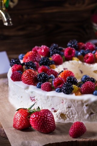 Обои малина, клубника, ягоды, черника, сладкое, торт, десерт, ежевика, raspberry, strawberry, berries, blueberries, sweet, cake, dessert, blackberry разрешение 2560x1707 Загрузить