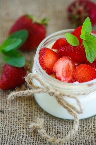 Обои мята, клубника, ягоды, завтрак, сладкое, банка, десерт, йогурт, mint, strawberry, berries, breakfast, sweet, bank, dessert, yogurt разрешение 5760x3840 Загрузить