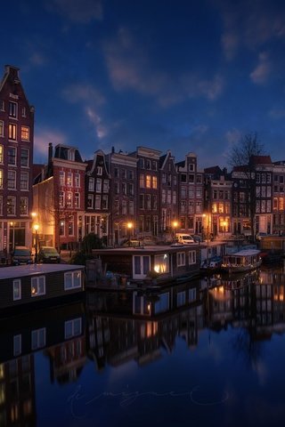 Обои огни, вечер, город, канал, нидерланды, амстердам, lights, the evening, the city, channel, netherlands, amsterdam разрешение 1920x1280 Загрузить