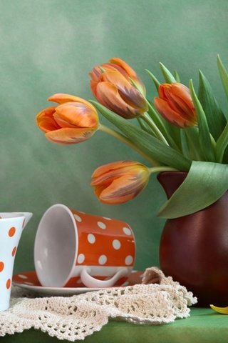 Обои цветы, натюрморт, кружка, тюльпаны, чашка, ваза, салфетка, чайник, кувшин, flowers, still life, mug, tulips, cup, vase, napkin, kettle, pitcher разрешение 2000x1334 Загрузить