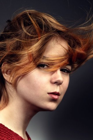 Обои девушка, взгляд, волосы, лицо, ветер, sasha dergachyova, girl, look, hair, face, the wind разрешение 2560x1707 Загрузить