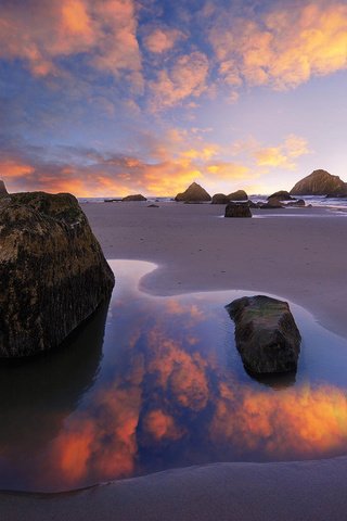 Обои небо, облака, камни, закат, пейзаж, море, пляж, the sky, clouds, stones, sunset, landscape, sea, beach разрешение 1920x1200 Загрузить