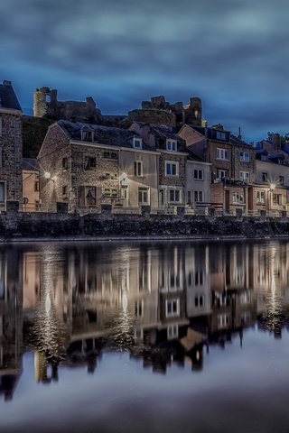 Обои отражение, город, люксембург, бельгия, ларош, reflection, the city, luxembourg, belgium, laroche разрешение 2048x1287 Загрузить