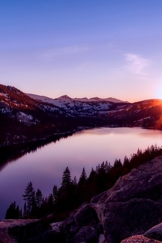 Обои вода, вечер, озеро, горы, камни, закат, валуны, water, the evening, lake, mountains, stones, sunset, boulders разрешение 1999x1333 Загрузить