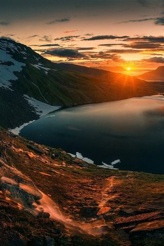 Обои озеро, горы, восход, солнце, природа, водопад, lake, mountains, sunrise, the sun, nature, waterfall разрешение 1920x1200 Загрузить