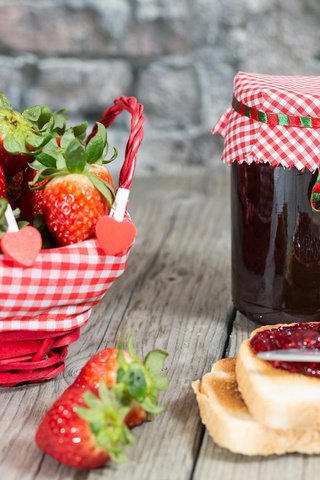 Обои клубника, джем, хлеб, ягоды, банка, корзинка, варенье, strawberry, jam, bread, berries, bank, basket разрешение 1920x1200 Загрузить