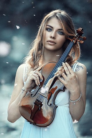 Обои девушка, блондинка, скрипка, модель, алессандро ди чикко, cold symphony, girl, blonde, violin, model, alessandro di cicco разрешение 1920x1200 Загрузить