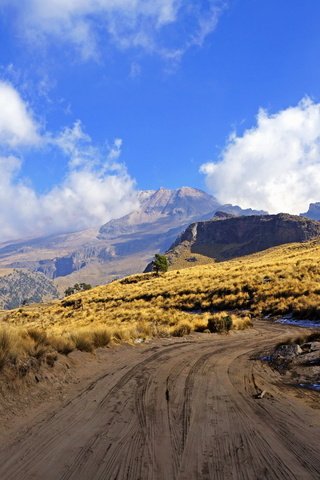 Обои небо, дорога, облака, горы, мексика, мехико, истаксиуатль, the sky, road, clouds, mountains, mexico, mexico city, iztaccihuatl разрешение 2580x1720 Загрузить