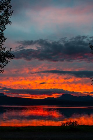 Обои небо, облака, деревья, озеро, природа, закат, сумерки, the sky, clouds, trees, lake, nature, sunset, twilight разрешение 2048x1456 Загрузить