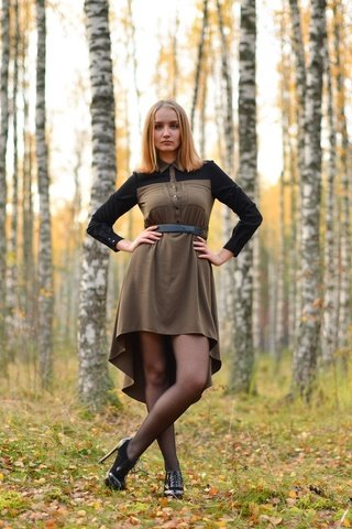 Обои деревья, природа, девушка, платье, взгляд, осень, волосы, лицо, trees, nature, girl, dress, look, autumn, hair, face разрешение 2256x1506 Загрузить