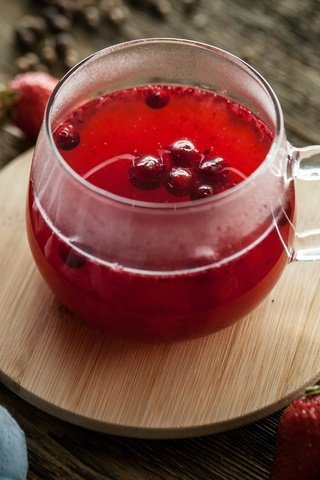 Обои напиток, клубника, ягоды, чашка, чай, брусника, drink, strawberry, berries, cup, tea, cranberries разрешение 3000x1972 Загрузить
