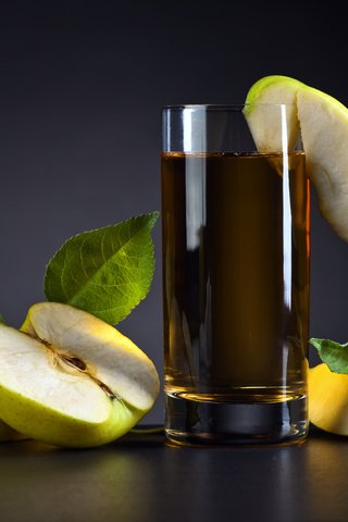 Обои яблоки, стакан, сок, apples, glass, juice разрешение 5616x3744 Загрузить