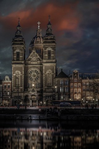 Обои ночь, дома, отель, нидерланды, амстердам, prins hendrik, night, home, the hotel, netherlands, amsterdam разрешение 2048x1181 Загрузить