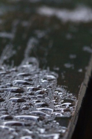 Обои капли, воды, дождь, деревянная поверхность, drops, water, rain, wooden surface разрешение 1920x1200 Загрузить