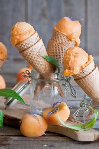 Обои мороженое, фрукты, абрикосы, вафельные рожки, ice cream, fruit, apricots, ice cream cones разрешение 4211x2610 Загрузить