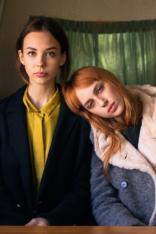 Обои взгляд, девушки, волосы, лицо, подруги, erica vitulano, patricia bolea, look, girls, hair, face, friend разрешение 1920x1280 Загрузить