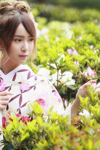 Обои цветы, азиатка, растения, девушка, взгляд, модель, волосы, лицо, кимоно, flowers, asian, plants, girl, look, model, hair, face, kimono разрешение 2048x1365 Загрузить