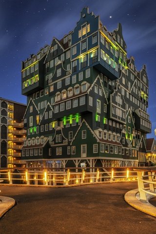 Обои архитектура, здание, отель, нидерланды, голландия, zaandam, architecture, the building, the hotel, netherlands, holland разрешение 2048x1250 Загрузить