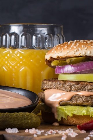 Обои бутерброд, гамбургер, лук, овощи, мясо, соус, сок, овоши, sandwich, hamburger, bow, vegetables, meat, sauce, juice разрешение 2400x1577 Загрузить