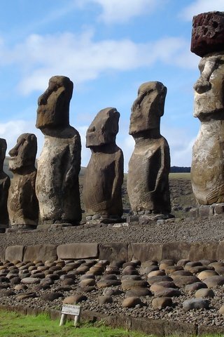 Обои остров пасхи, чили, истуканы, рапа-нуи, статуи моаи, easter island, chile, idols, rapa nui, the moai statues разрешение 2560x1400 Загрузить