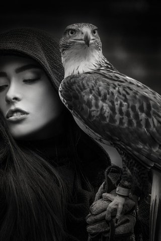 Обои девушка, портрет, чёрно-белое, модель, птица, лицо, joachim bergauer, girl, portrait, black and white, model, bird, face разрешение 2000x1554 Загрузить