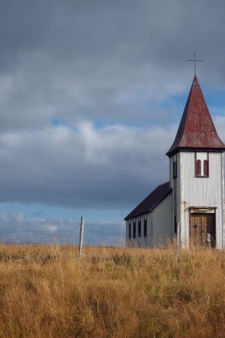 Обои небо, трава, облака, храм, поле, забор, the sky, grass, clouds, temple, field, the fence разрешение 2048x1536 Загрузить