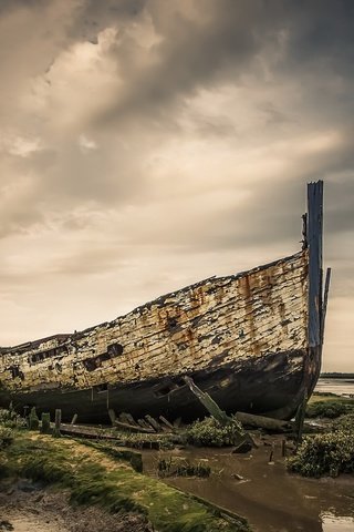 Обои небо, облака, озеро, берег, тучи, лодка, the sky, clouds, lake, shore, boat разрешение 2048x1082 Загрузить