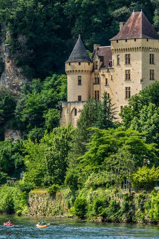 Обои деревья, la roque gageac, ла-рок-гажак, река, chateau de la mallantrie, скалы, берег, замок, город, франция, утес, trees, la roque-gageac, river, rocks, shore, castle, the city, france, rock разрешение 2560x1600 Загрузить