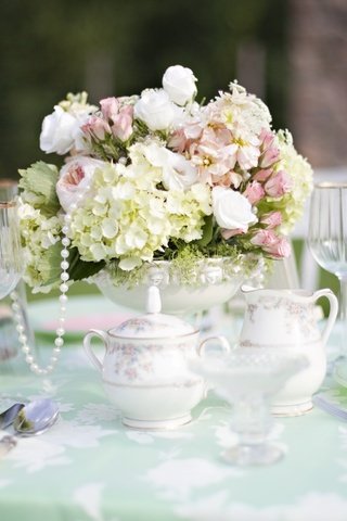 Обои цветы, розы, свадьба, сервировка, flowers, roses, wedding, serving разрешение 2303x1536 Загрузить