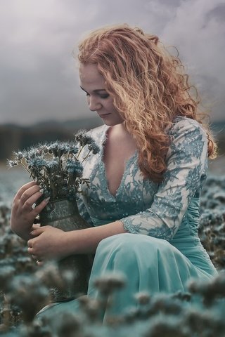 Обои цветы, облака, девушка, платье, блондинка, улыбка, лето, miss froggi, flowers, clouds, girl, dress, blonde, smile, summer разрешение 2048x1321 Загрузить