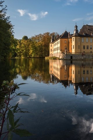 Обои деревья, солнечно, вода, castle dyck, schloss dyck, природа, замок дик, отражение, замок, осень, пруд, германия, trees, sunny, water, nature, reflection, castle, autumn, pond, germany разрешение 6000x4005 Загрузить