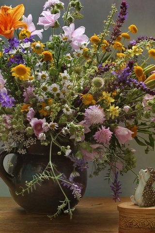 Обои цветы, ромашки, букет, ваза, ежик, полевые цветы, шкатулка, flowers, chamomile, bouquet, vase, hedgehog, wildflowers, box разрешение 1920x1200 Загрузить