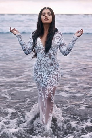 Обои стиль, девушка, настроение, море, платье, поза, style, girl, mood, sea, dress, pose разрешение 1920x1200 Загрузить