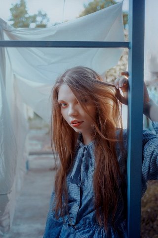 Обои девушка, взгляд, волосы, лицо, освещение, белье, linda blanka, girl, look, hair, face, lighting, linen разрешение 2048x1410 Загрузить