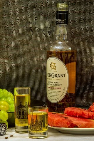 Обои виноград, арбуз, алкоголь, натюрморт, виски, glengrant, grapes, watermelon, alcohol, still life, whiskey разрешение 2560x1707 Загрузить