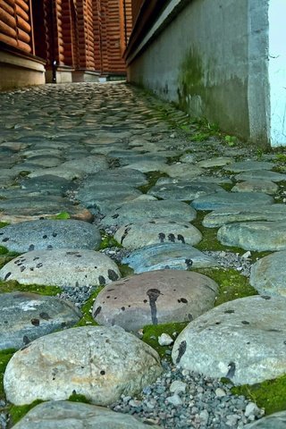 Обои камни, город, улица, мох, архитектура, бревна, история, древна, stones, the city, street, moss, architecture, logs, history, 's ancient разрешение 4756x2677 Загрузить