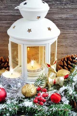 Обои свечи, новый год, фонарь, рождество, шишки, елочные игрушки, candles, new year, lantern, christmas, bumps, christmas decorations разрешение 2880x1800 Загрузить