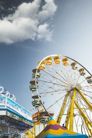 Обои небо, колесо обозрения, город, аттракцион, развлечение, the sky, ferris wheel, the city, attraction, entertainment разрешение 2738x1825 Загрузить