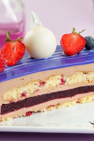 Обои клубника, ягоды, сладкое, торт, десерт, глазурь, голубика, strawberry, berries, sweet, cake, dessert, glaze, blueberries разрешение 2000x1346 Загрузить