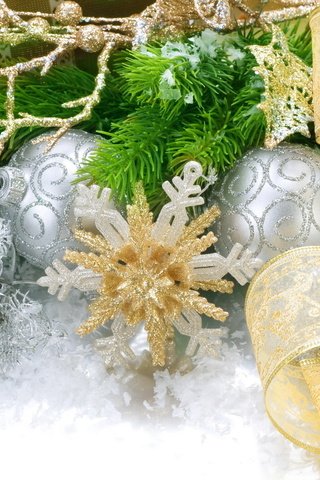 Обои новый год, шары, снежинки, праздники, рождество, еловая ветка, new year, balls, snowflakes, holidays, christmas, spruce branch разрешение 1920x1200 Загрузить