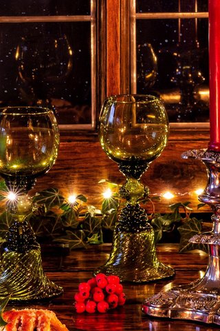 Обои свечи, графин, ягоды, окно, вино, бокалы, рождество, выпечка, пирожное, candles, decanter, berries, window, wine, glasses, christmas, cakes, cake разрешение 2112x1188 Загрузить