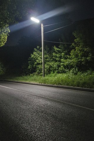 Обои дорога, ночь, фонарь, темный фон, асфальт, road, night, lantern, the dark background, asphalt разрешение 2112x1188 Загрузить