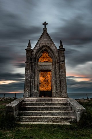 Обои небо, облака, лестница, ступеньки, часовня, the sky, clouds, ladder, steps, chapel разрешение 3840x2160 Загрузить