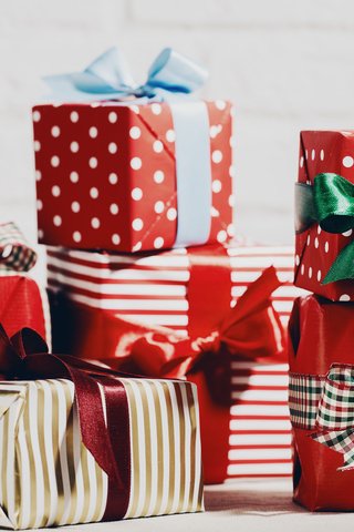 Обои новый год, подарки, лента, рождество, бант, коробки, new year, gifts, tape, christmas, bow, box разрешение 5472x3648 Загрузить