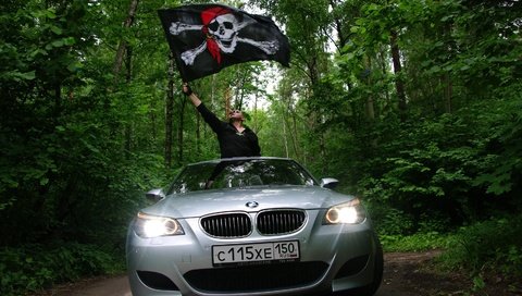 Обои флаг, пираты, бмв, flag, pirates, bmw разрешение 3008x2000 Загрузить